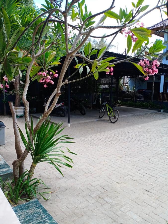 Friends Beach Hotel Kuta  Exterior photo