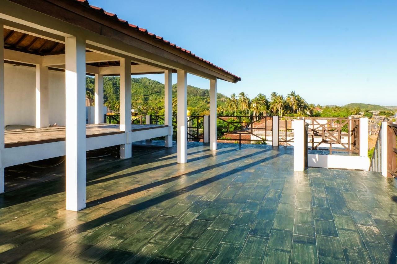 Friends Beach Hotel Kuta  Exterior photo