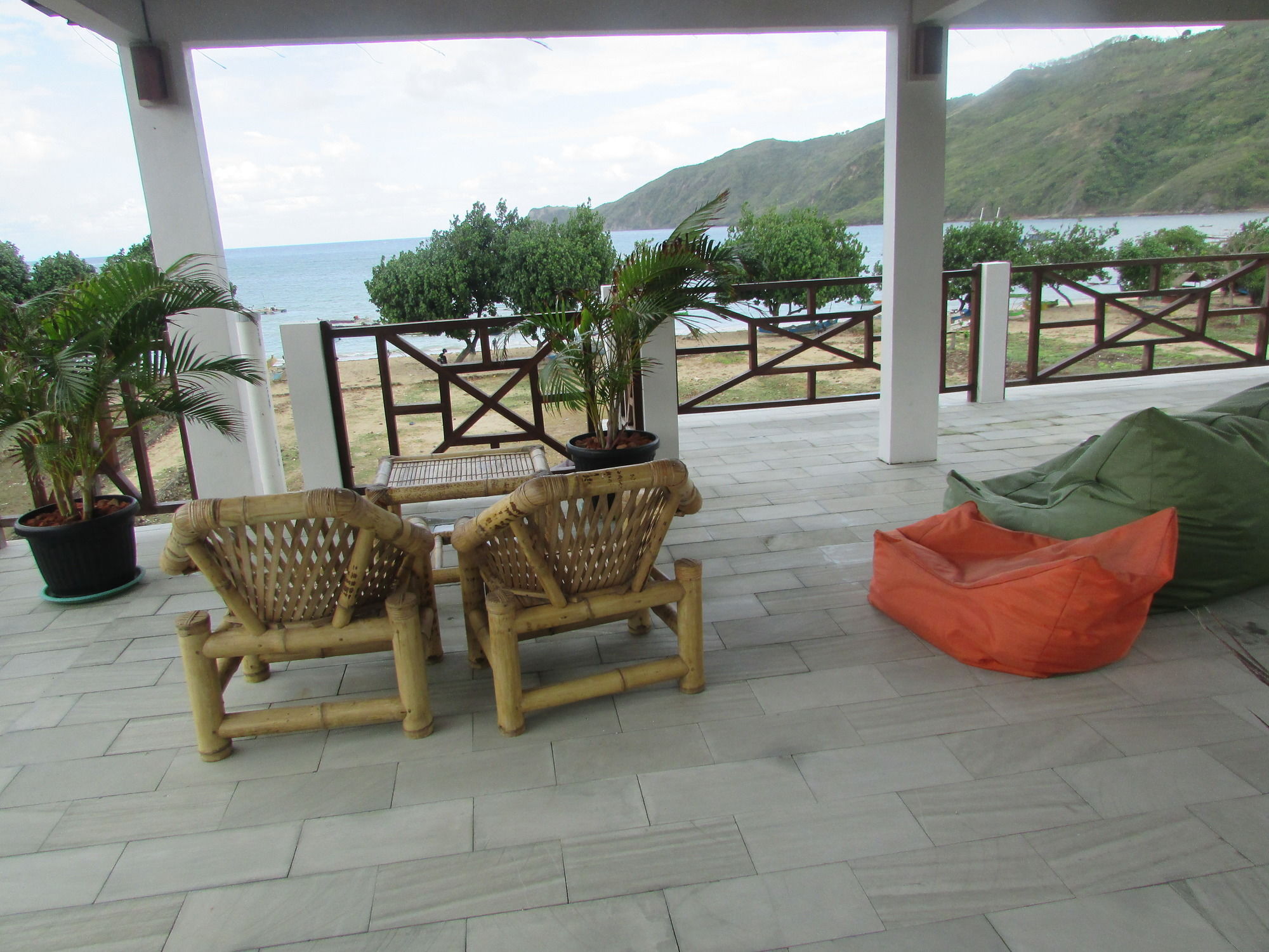 Friends Beach Hotel Kuta  Exterior photo